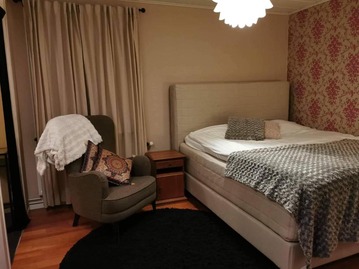 Own Room With Big Bed In A Big House! Luleå Exteriör bild